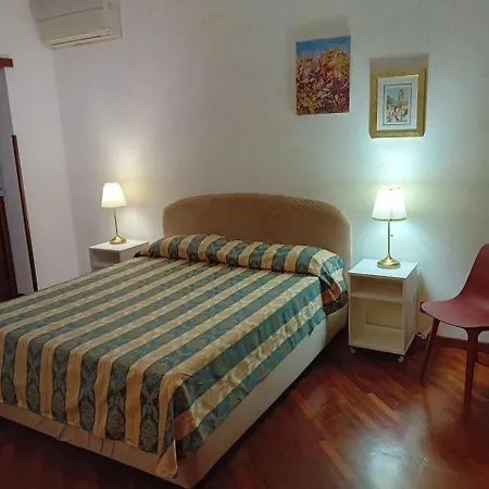Flavia Apartment *